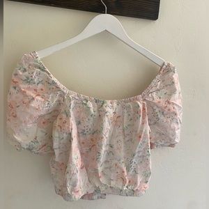 Puff sleeve pastel floral pattern vintage style crop top blouse , like new. SM